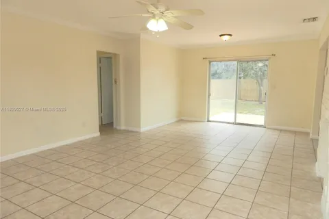 7580 Fillmore St, Hollywood FL 33024
