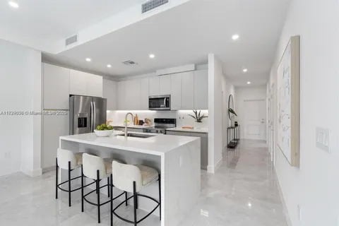 1571 NW 94TH Way # 11, Coral Springs FL 33071