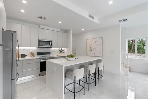 1571 NW 94TH Way # 11, Coral Springs FL 33071