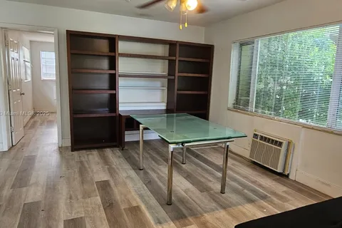 808 NE 10th St # 3, Hallandale Beach FL 33009