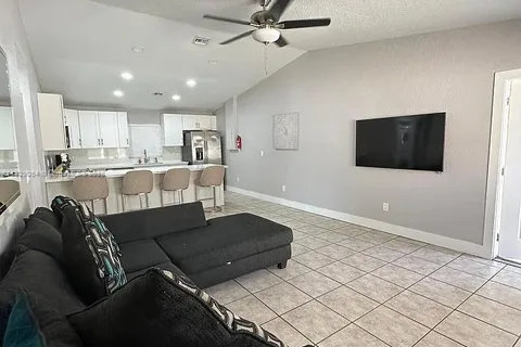 1840 Jefferson St # B, Hollywood FL 33020