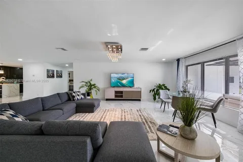 2101 NW 14th Ave, Fort Lauderdale FL 33311