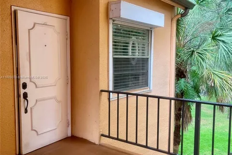 430 Commodore Dr # 301, Plantation FL 33325