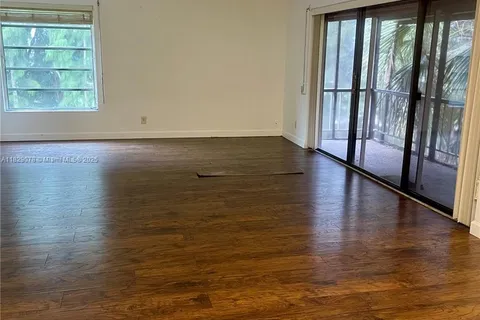 430 Commodore Dr # 301, Plantation FL 33325