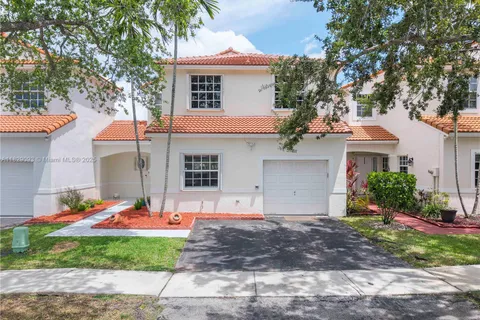 831 SW 178th Way, Pembroke Pines FL 33029