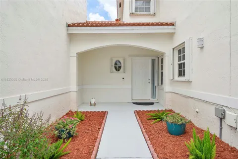 831 SW 178th Way, Pembroke Pines FL 33029