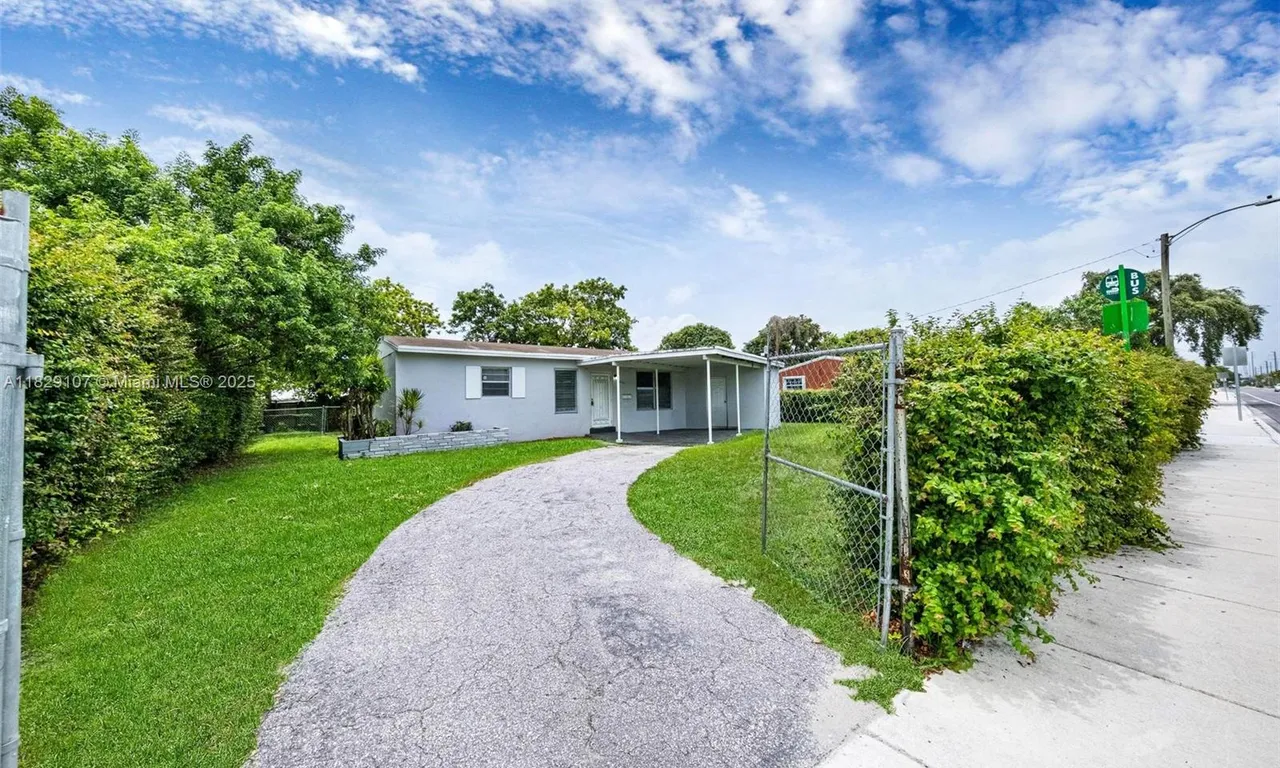 18005 NW 7th Ave, Miami Gardens FL 33169