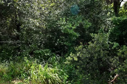 Dade Rd, Other City - In The State Of Florida FL 34982