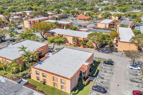 7115 Miami Lakes Dr # N28, Miami Lakes FL 33014