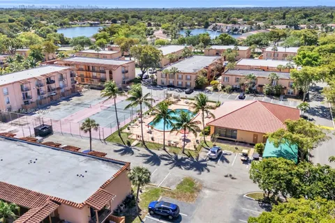 7115 Miami Lakes Dr # N28, Miami Lakes FL 33014
