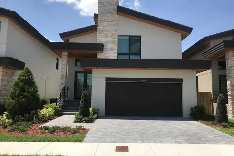 10348 NW 76th Ter, Doral FL 33178