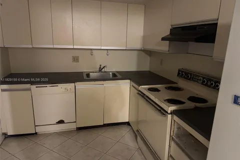2500 Parkview Dr # 312, Hallandale Beach FL 33009
