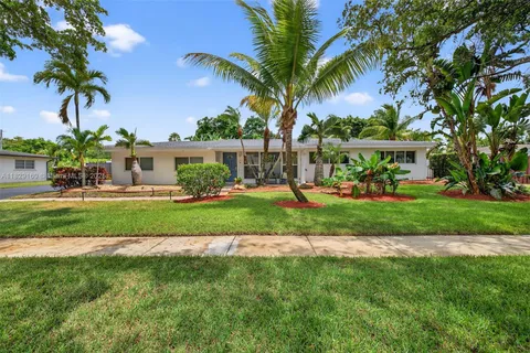 6201 SW 3rd St, Plantation FL 33317