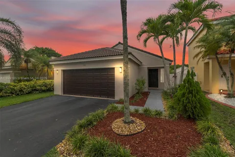 1592 Salerno Cir, Weston FL 33327
