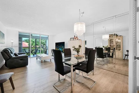 3099 NW 48th Ave # 264, Lauderdale Lakes FL 33313