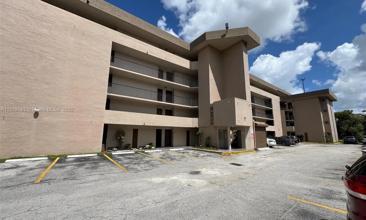 816 NW 87th Ave # 407, Miami FL 33172