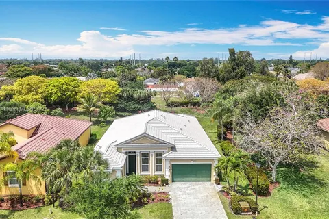 2355 Bellarosa Cir, Royal Palm Beach FL 33411
