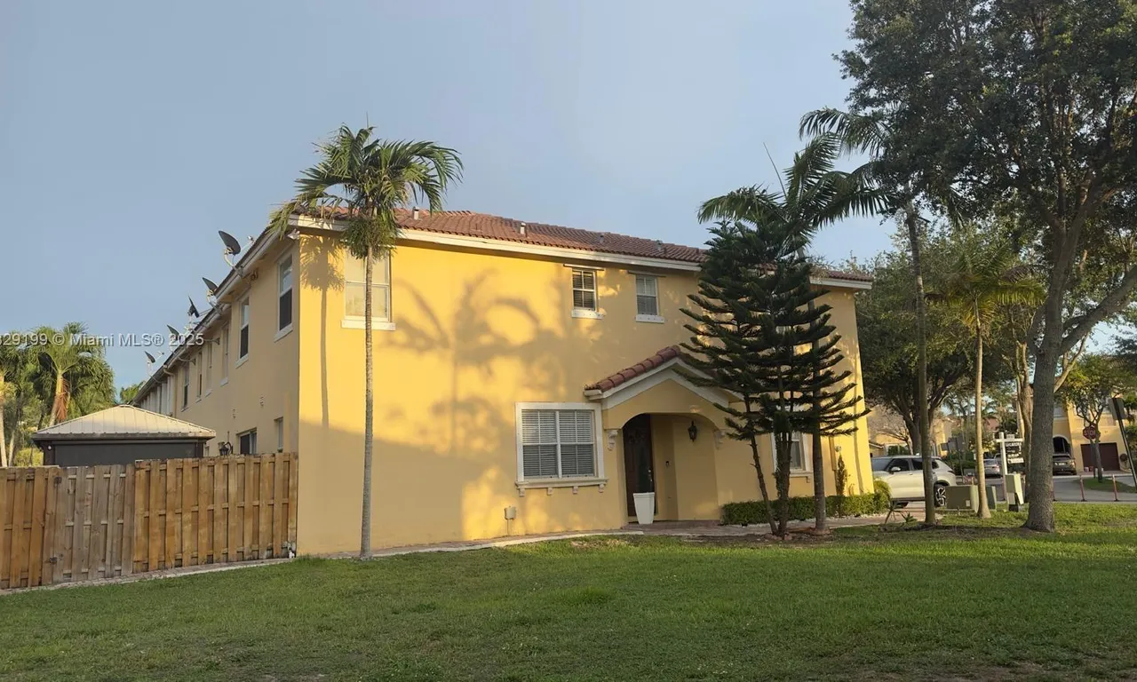 15029 SW 8th Ter # 15029, Miami FL 33194
