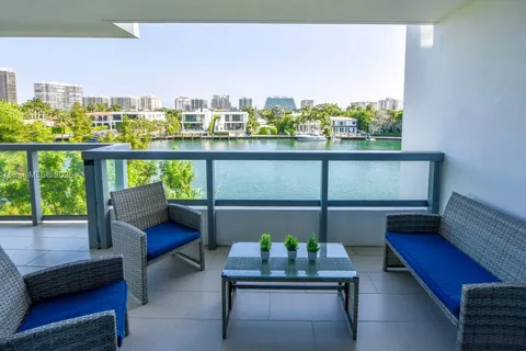 9261 E Bay Harbor Dr # 402, Bay Harbor Islands FL 33154