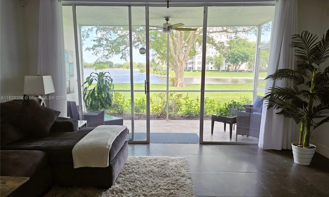 3071 N Course Dr # 107, Pompano Beach FL 33069