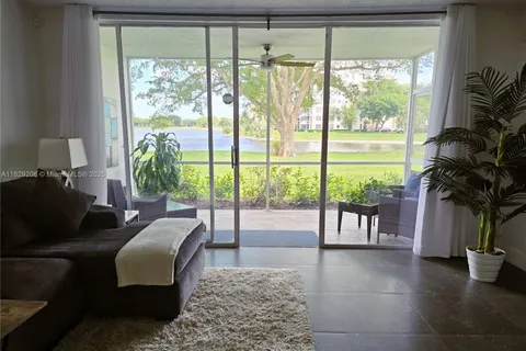3071 N Course Dr # 107, Pompano Beach FL 33069