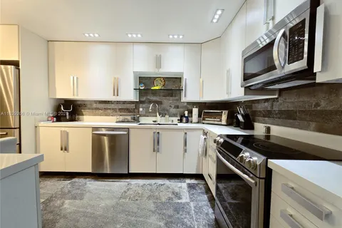 3071 N Course Dr # 107, Pompano Beach FL 33069