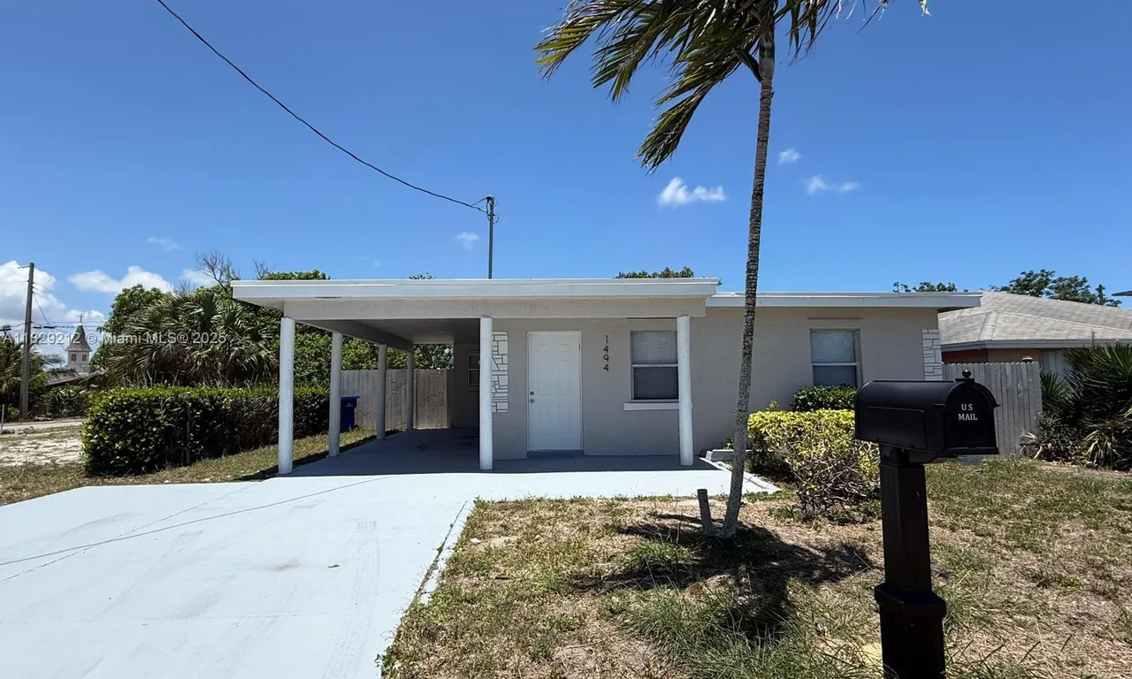 1494 W 34th St, Riviera Beach FL 33404