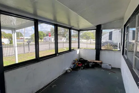 2800 NW 164th St, Miami Gardens FL 33054