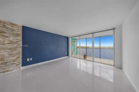 1175 NE MIAMI GARDENS DR # 703, Miami FL 33179