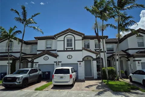 7673 NW 116th Ave # 7673, Doral FL 33178