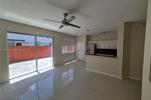 7673 NW 116th Ave # 7673, Doral FL 33178