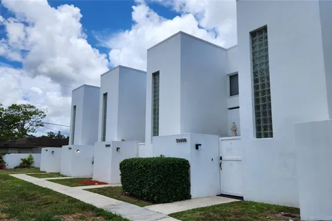5060 Elmhurst Rd # B, West Palm Beach FL 33417