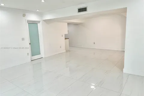 7401 SW 82nd St # 303S, Miami FL 33143