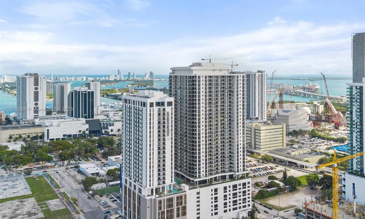 1600 NE 1st Ave # 3001, Miami FL 33132