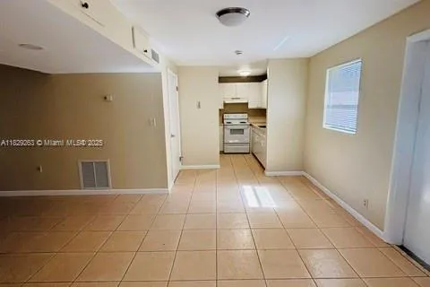 222 SW 9th St # 2, Dania Beach FL 33004