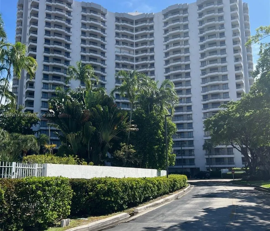 3300 NE 191st St # 1513, Aventura FL 33180
