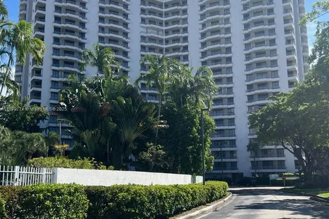 3300 NE 191st St # 1513, Aventura FL 33180