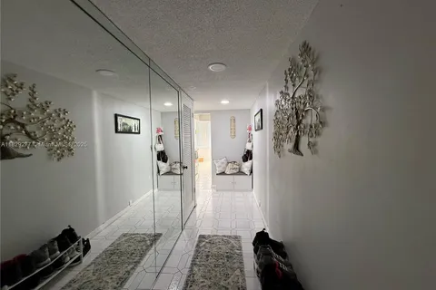 18011 Biscayne Blvd # 805, Aventura FL 33160