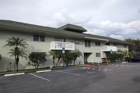 4200 NW 3rd Ct # 308, Plantation FL 33317