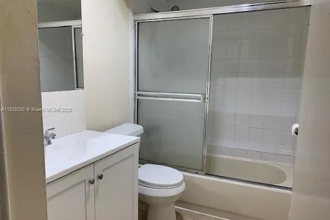 4200 NW 3rd Ct # 308, Plantation FL 33317