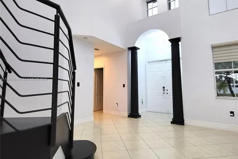 16285 SW 44th St, Miami FL 33185