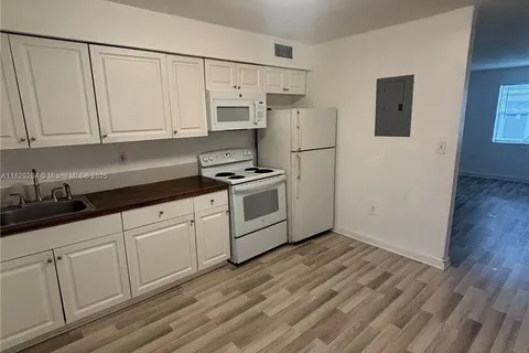 111 NW 152nd # 12, Miami FL 33169