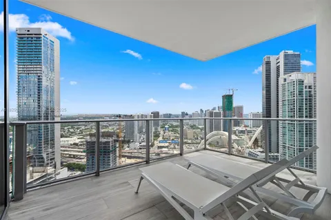 851 NE 1st Ave # 3201, Miami FL 33132