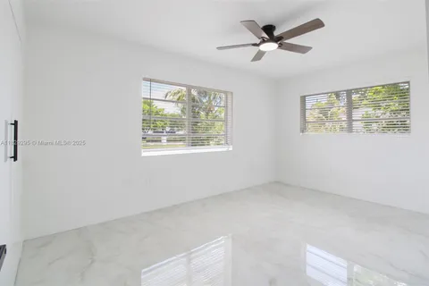 1130 NW 91 St, Miami FL 33150