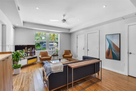 810 11th Street # 102, Miami Beach FL 33139
