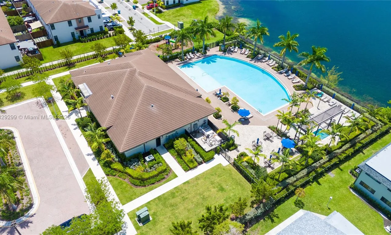 21018 NE 8th Ave # 21018, Miami FL 33179