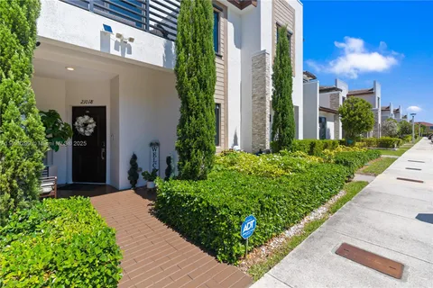 21018 NE 8th Ave # 21018, Miami FL 33179