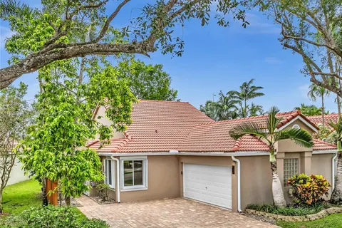 321 NW 100th Ave, Plantation FL 33324