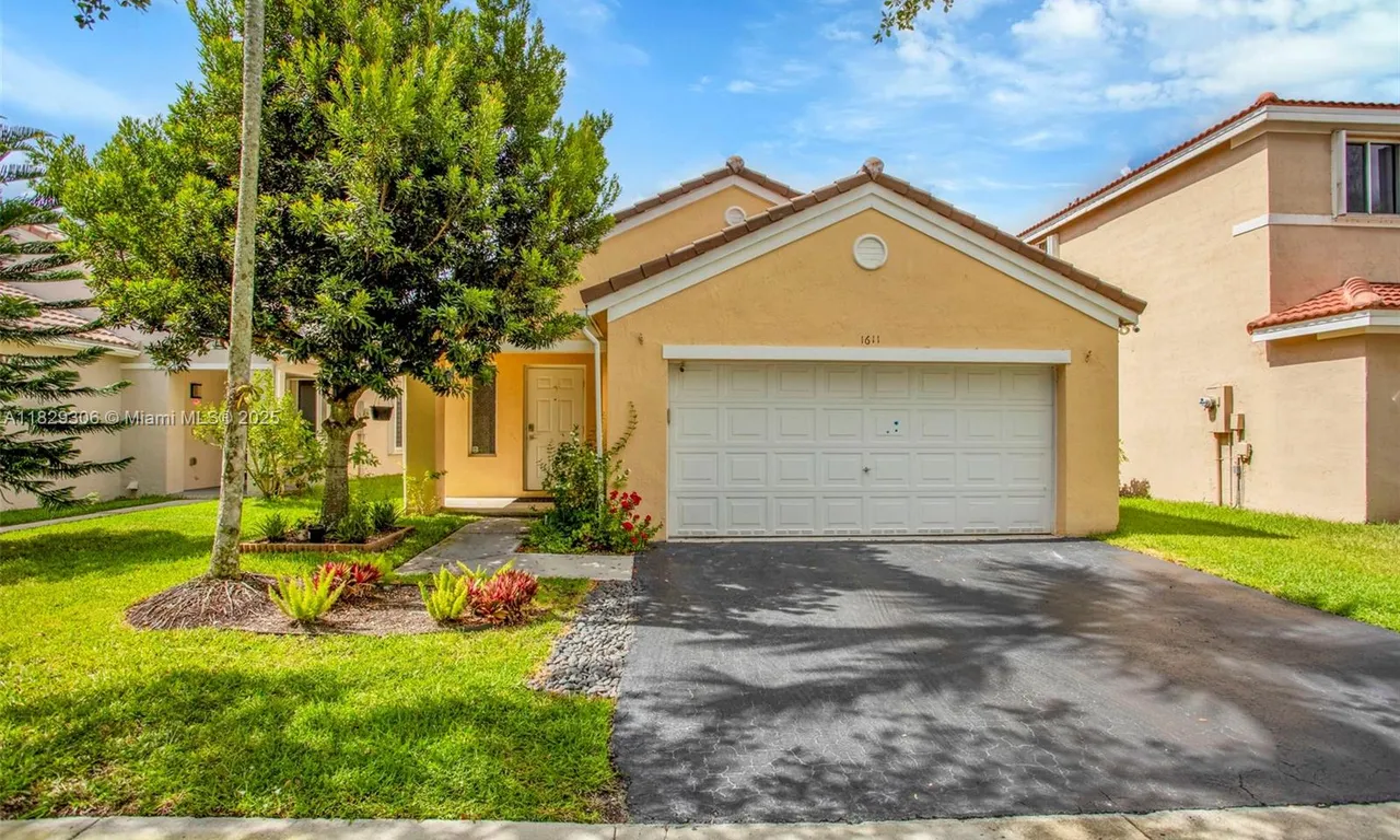 1611 Palermo Dr, Weston FL 33327