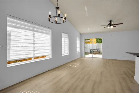 1611 Palermo Dr, Weston FL 33327